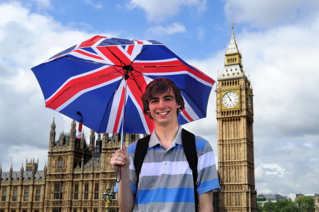 Pakistani student visiting Big Ben in London
